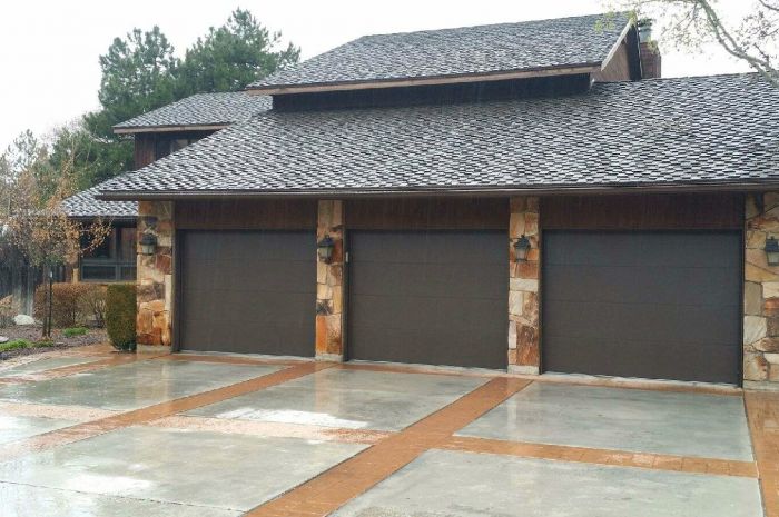 house with garage