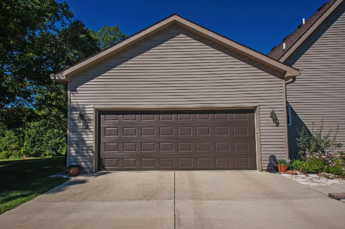 house with garage